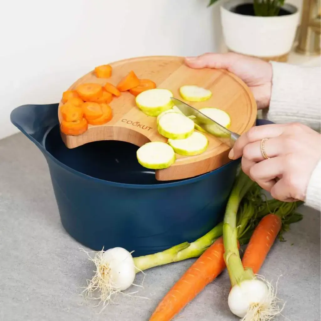 Planche à découper en bois pour Cocotte - Cookut